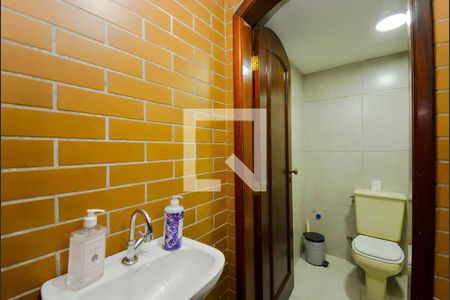 Casa à venda com 732m², 3 quartos e 6 vagas Casa à venda com 732m², 3 quartos e 6 vagasBanheiro da Garagem