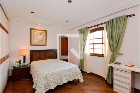 Casa à venda com 732m², 3 quartos e 6 vagas Casa à venda com 732m², 3 quartos e 6 vagasSuíte 3