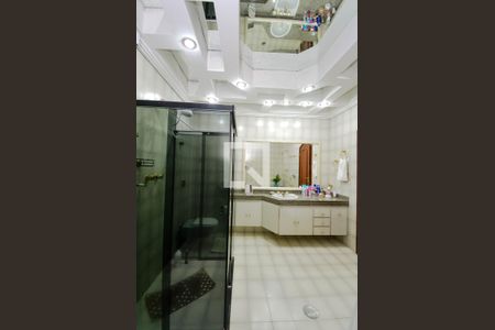 Casa à venda com 732m², 3 quartos e 6 vagas Casa à venda com 732m², 3 quartos e 6 vagasBanheiro da Suíte 2