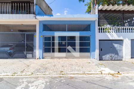 Casa à venda com 250m², 2 quartos e 2 vagasFachada