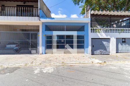Casa à venda com 250m², 2 quartos e 2 vagasFachada