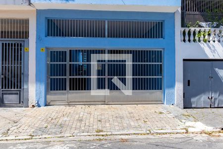 Casa à venda com 250m², 2 quartos e 2 vagasFachada