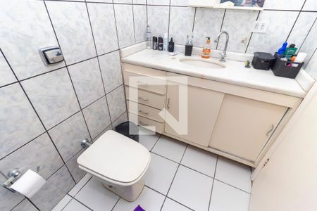 Casa à venda com 250m², 2 quartos e 2 vagasBanheiro 1