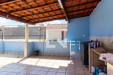 Casa à venda com 250m², 2 quartos e 2 vagasÁrea de Serviço