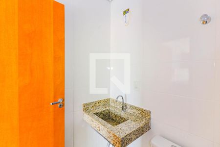 Banheiro de kitnet/studio para alugar com 1 quarto, 23m² em Jardim Caravelas, São Paulo