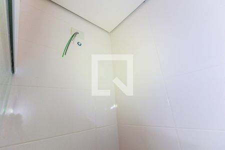 Banheiro de kitnet/studio para alugar com 1 quarto, 23m² em Jardim Caravelas, São Paulo