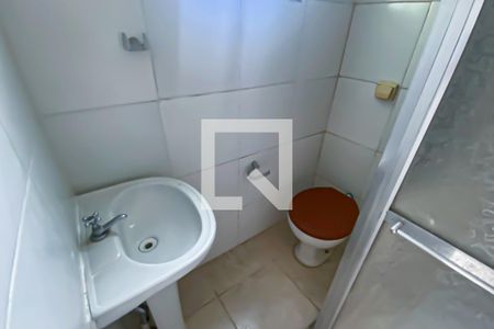 banheiro de casa para alugar com 1 quarto, 28m² em Taquara, Rio de Janeiro