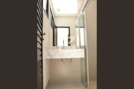 Casa de condomínio para alugar com 208m², 3 quartos e 2 vagasBanheiro