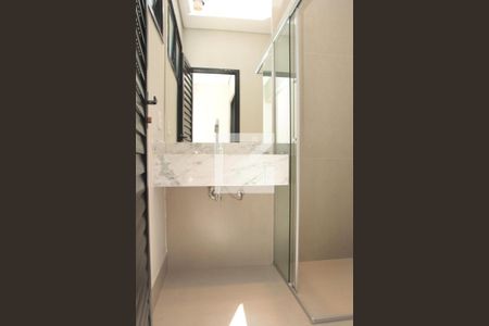 Casa de condomínio para alugar com 208m², 3 quartos e 2 vagasBanheiro