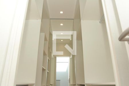 Casa de condomínio para alugar com 208m², 3 quartos e 2 vagascloset