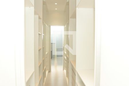 Casa de condomínio para alugar com 208m², 3 quartos e 2 vagascloset