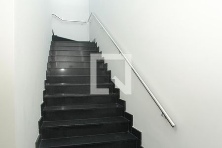 Casa de condomínio para alugar com 208m², 3 quartos e 2 vagasescada