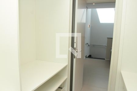 Casa de condomínio para alugar com 208m², 3 quartos e 2 vagascloset