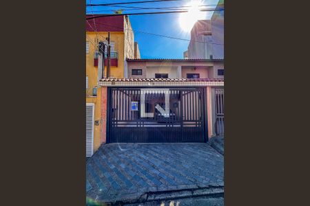 Casa à venda com 159m², 3 quartos e 4 vagas Casa à venda com 159m², 3 quartos e 4 vagasFachada