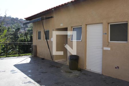 Apartamento para alugar com 45m², 2 quartos e 1 vagabanheiro area comum