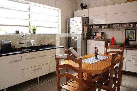 Casa à venda com 250m², 3 quartos e 2 vagasCozinha