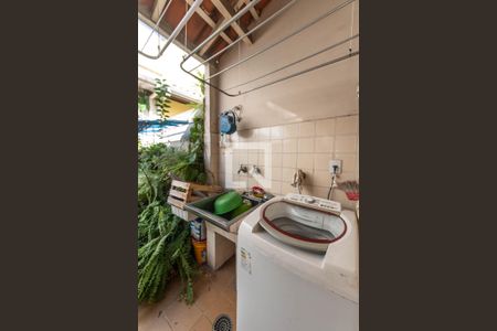 Casa à venda com 150m², 3 quartos e 2 vagas Casa à venda com 150m², 3 quartos e 2 vagasLavanderia