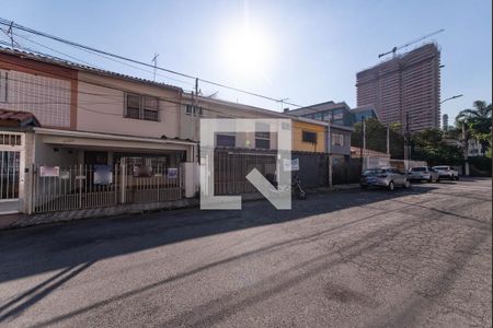 Casa à venda com 150m², 3 quartos e 2 vagas Casa à venda com 150m², 3 quartos e 2 vagasFachada