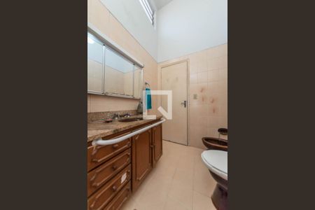 Casa à venda com 150m², 3 quartos e 2 vagas Casa à venda com 150m², 3 quartos e 2 vagasBanheiro Social