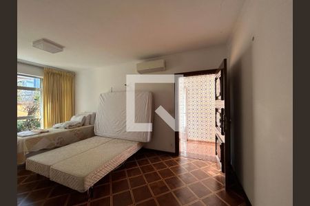 Casa à venda com 285m², 6 quartos e 4 vagasQuarto 3