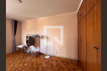 Casa à venda com 285m², 6 quartos e 4 vagasQuarto 1