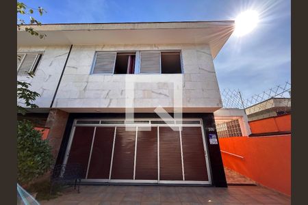 Casa à venda com 285m², 6 quartos e 4 vagasFachada