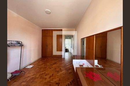 Casa à venda com 285m², 6 quartos e 4 vagasQuarto 1