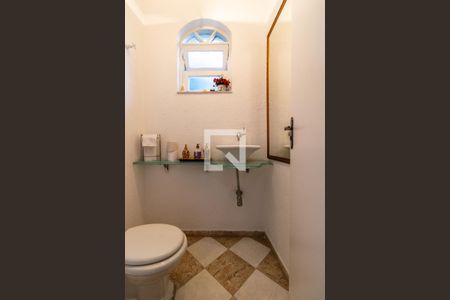 Casa para alugar com 250m², 3 quartos e 2 vagas Casa para alugar com 250m², 3 quartos e 2 vagasLavabo