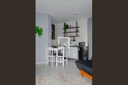 Sala / Cozinha de apartamento para alugar com 1 quarto, 35m² em Ponta das Canas, Florianópolis
