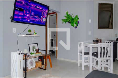 Sala / Cozinha de apartamento para alugar com 1 quarto, 35m² em Ponta das Canas, Florianópolis