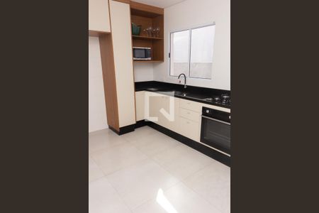 Casa à venda com 125m², 2 quartos e 2 vagas Casa à venda com 125m², 2 quartos e 2 vagasCozinha