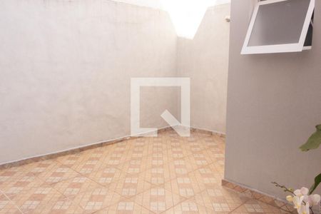 Casa à venda com 125m², 2 quartos e 2 vagas Casa à venda com 125m², 2 quartos e 2 vagasQuintal