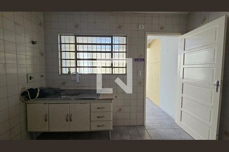 Cozinha de casa para alugar com 2 quartos, 100m² em Jardim Cidália, São Paulo
