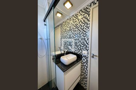 Apartamento à venda com 65m², 2 quartos e 2 vagasBanheiro do Quarto 1