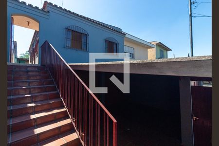 Casa para alugar com 129m², 3 quartos e 2 vagas Casa para alugar com 129m², 3 quartos e 2 vagasEscadas