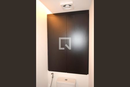 Apartamento para alugar com 87m², 1 quarto e 1 vagaBanheiro da Suíte - detalhe armário