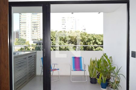 Sala - detalhe varanda de apartamento para alugar com 1 quarto, 87m² em Pinheiros, São Paulo