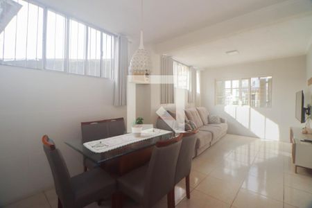 Sala de Jantar de casa para alugar com 3 quartos, 180m² em Jardim Itu, Porto Alegre