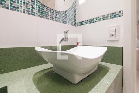 Apartamento à venda com 108m², 3 quartos e 1 vaga Apartamento à venda com 108m², 3 quartos e 1 vagaBanheiro Social