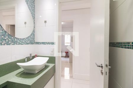 Apartamento à venda com 108m², 3 quartos e 1 vaga Apartamento à venda com 108m², 3 quartos e 1 vagaBanheiro Social