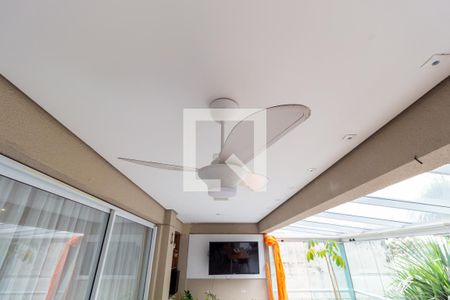 Apartamento à venda com 182m², 3 quartos e 2 vagasDetalhe - Varanda