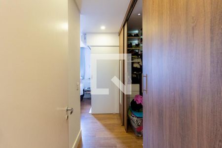 Apartamento à venda com 182m², 3 quartos e 2 vagasCloset - Suíte 3