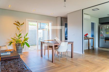 Sala de casa de condomínio à venda com 3 quartos, 187m² em Hípica, Porto Alegre