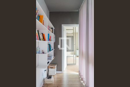 Casa de condomínio à venda com 187m², 3 quartos e sem vaga Casa de condomínio à venda com 187m², 3 quartos e sem vagaCorredor