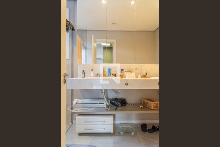 Casa de condomínio à venda com 187m², 3 quartos e sem vaga Casa de condomínio à venda com 187m², 3 quartos e sem vagaBanheiro do Quarto 1