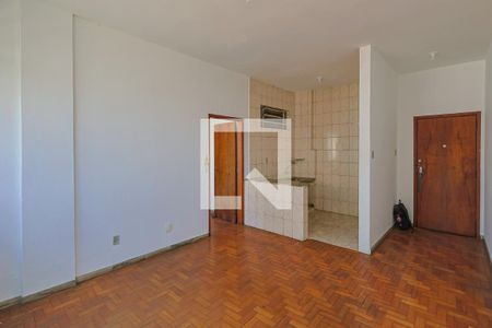 Sala de apartamento para alugar com 1 quarto, 50m² em Centro, Belo Horizonte