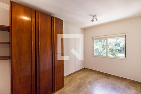 Suíte de apartamento para alugar com 2 quartos, 68m² em Jardim Tupanci, Barueri