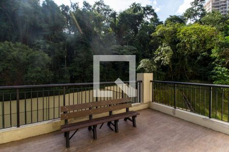 Área comum de apartamento para alugar com 2 quartos, 68m² em Jardim Tupanci, Barueri