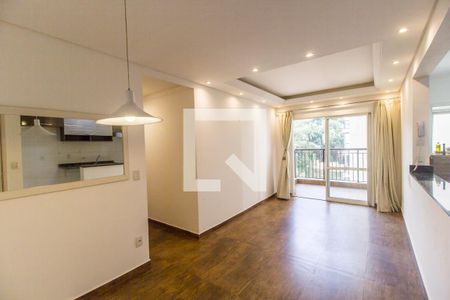 Sala de apartamento para alugar com 2 quartos, 68m² em Jardim Tupanci, Barueri