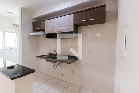Cozinha de apartamento para alugar com 2 quartos, 68m² em Jardim Tupanci, Barueri